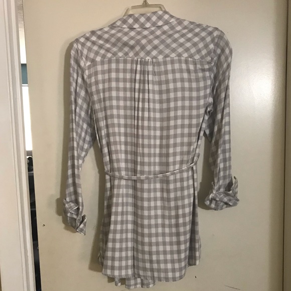 Isabel Maternity Button Up Top - Picture 2 of 3